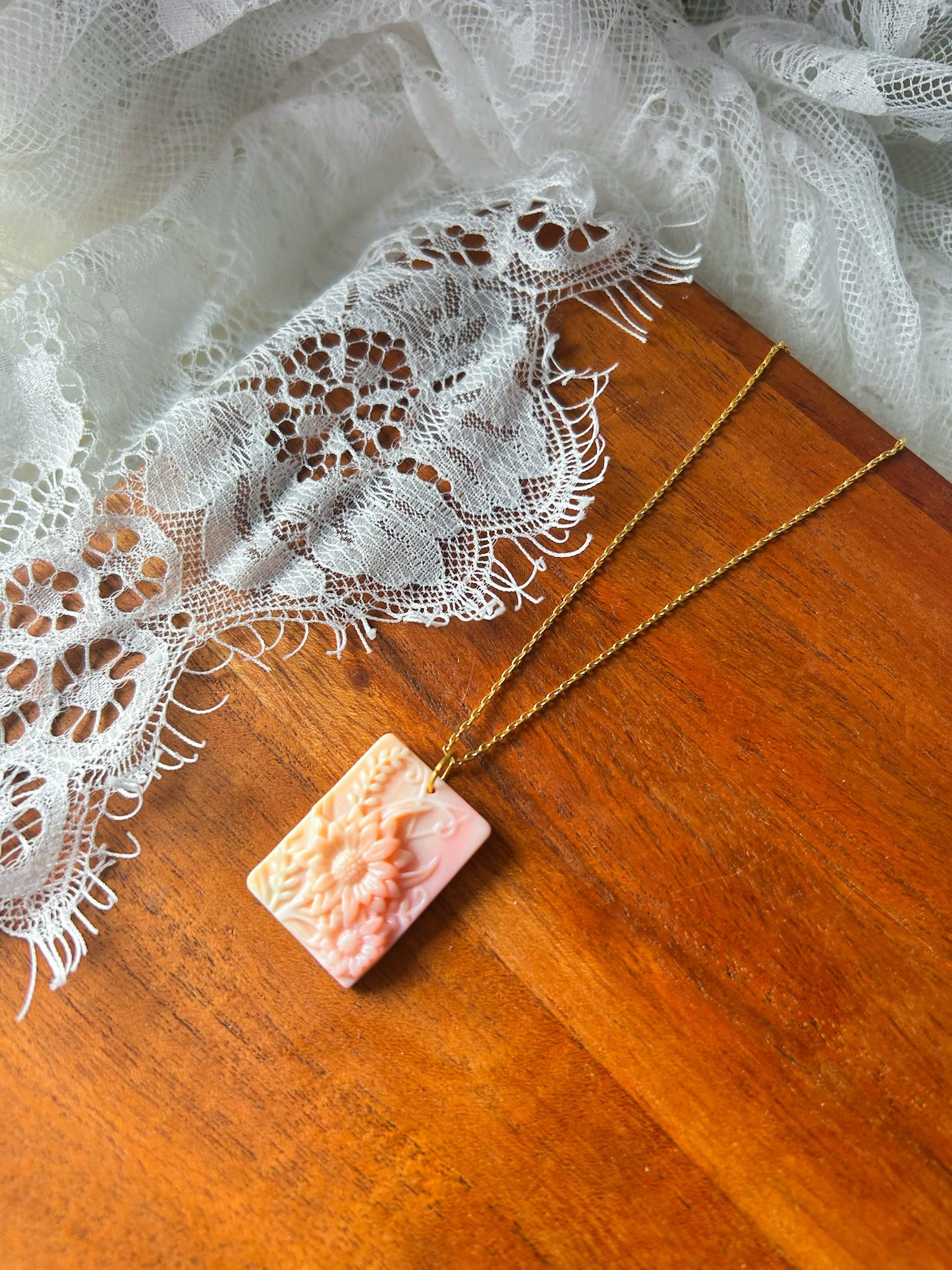 Floral Queen Conch Amulet