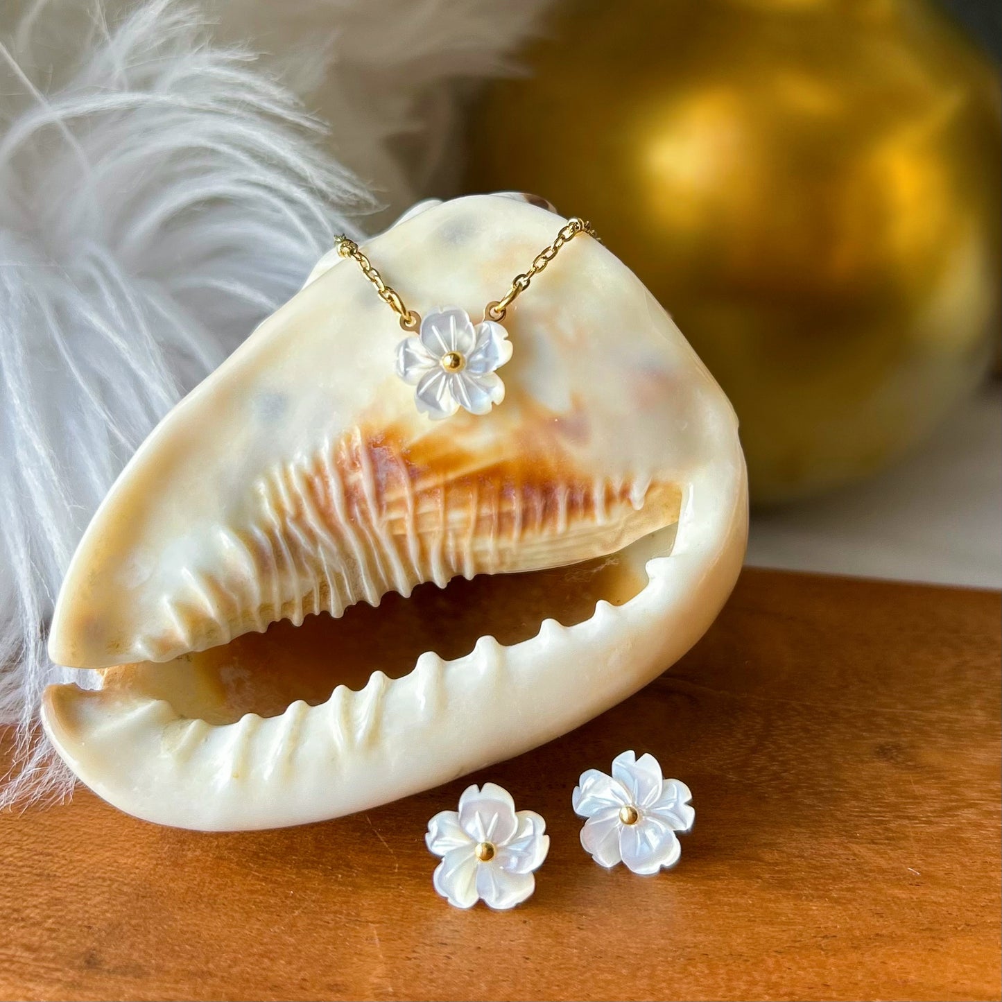 Lei Studs